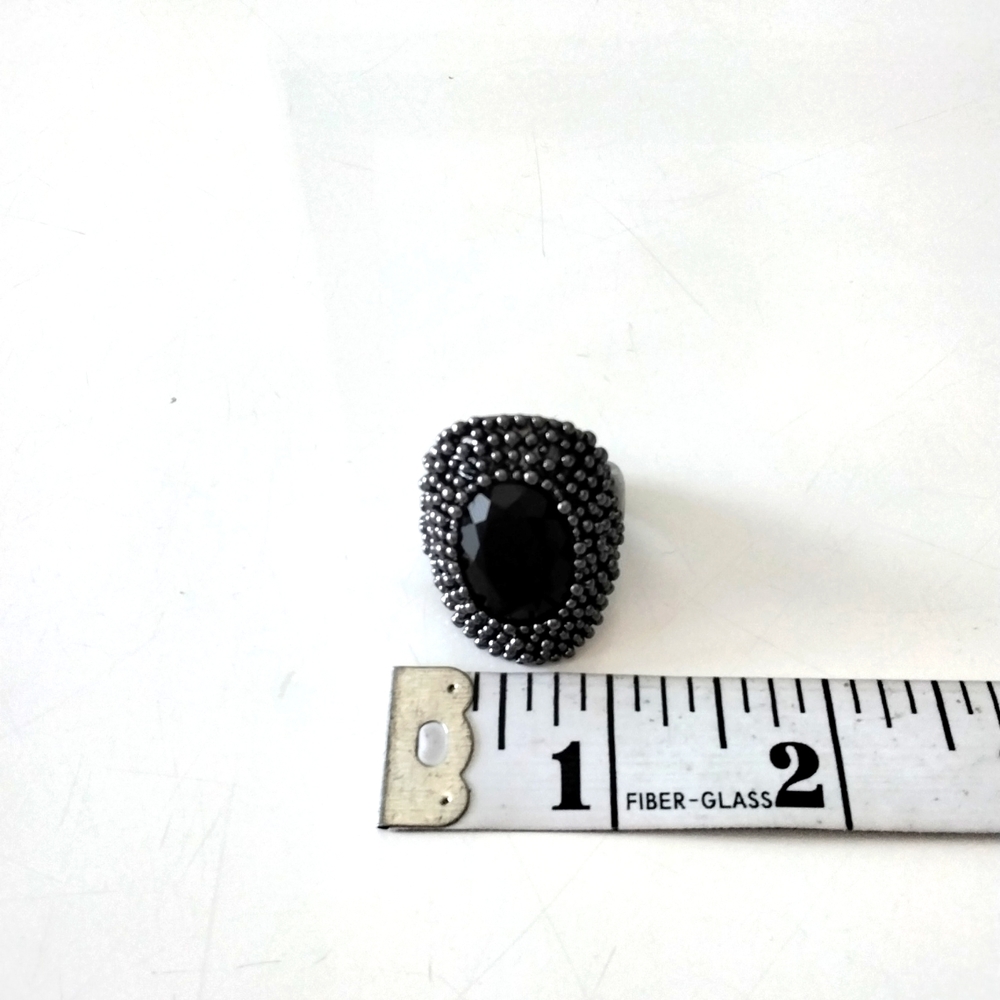 Large Onyx statement ring - Picture 6 of 9